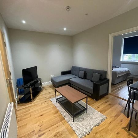 Lovely 1 Bedroom Apartment With On Street Parking 伦敦 外观 照片