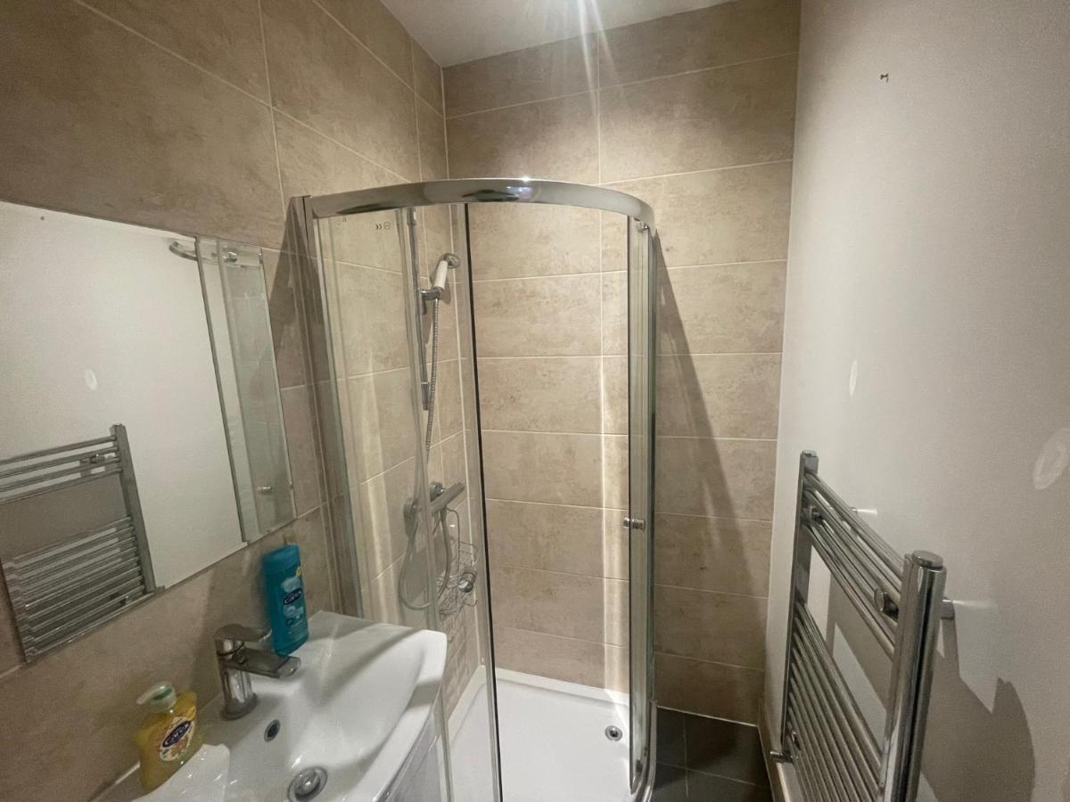 Lovely 1 Bedroom Apartment With On Street Parking 伦敦 外观 照片