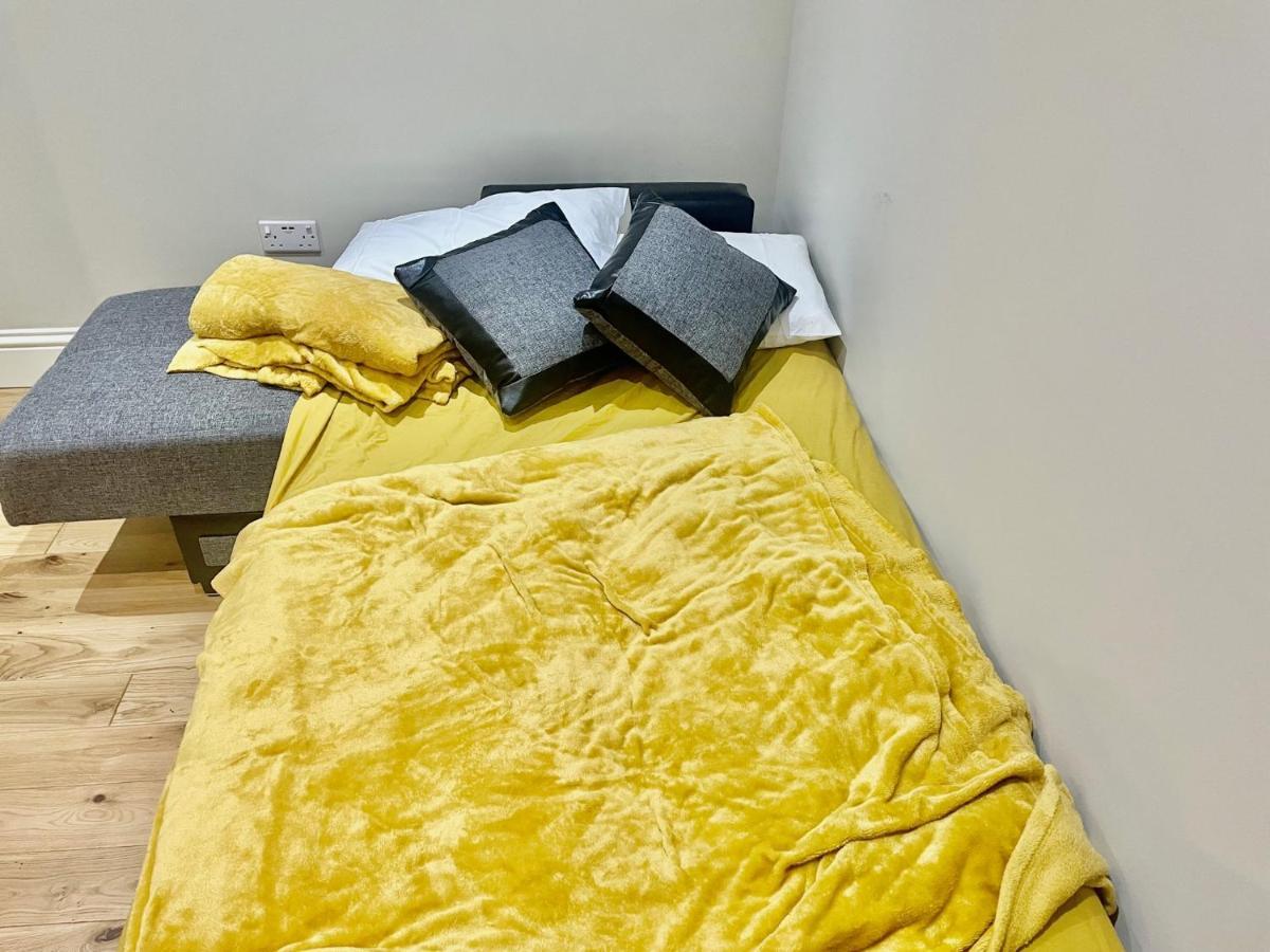 Lovely 1 Bedroom Apartment With On Street Parking 伦敦 外观 照片