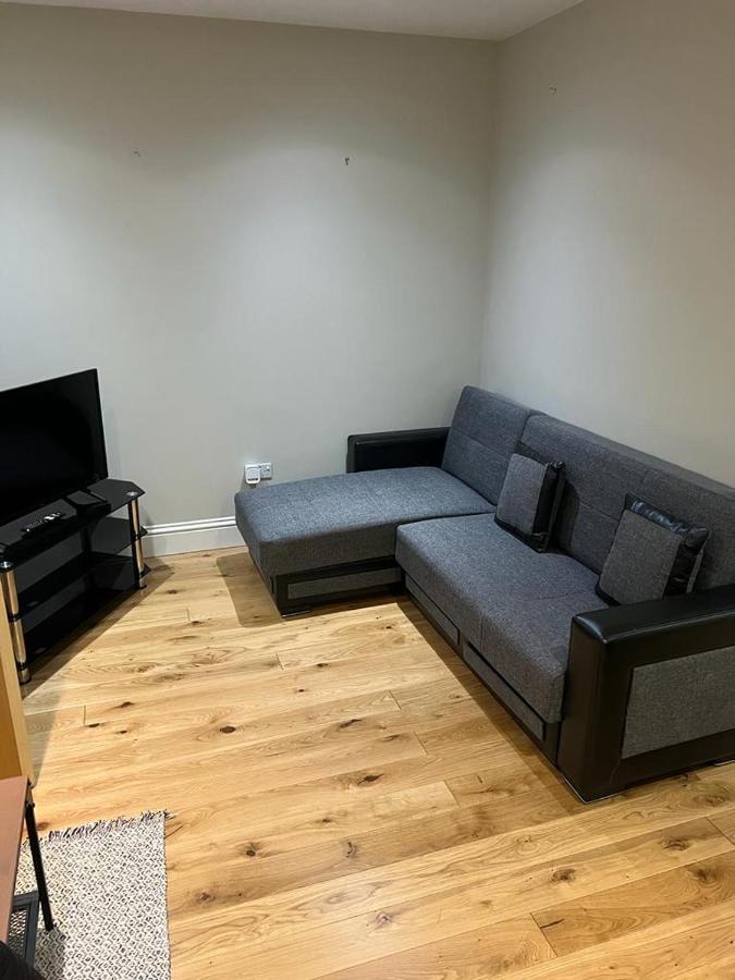 Lovely 1 Bedroom Apartment With On Street Parking 伦敦 外观 照片