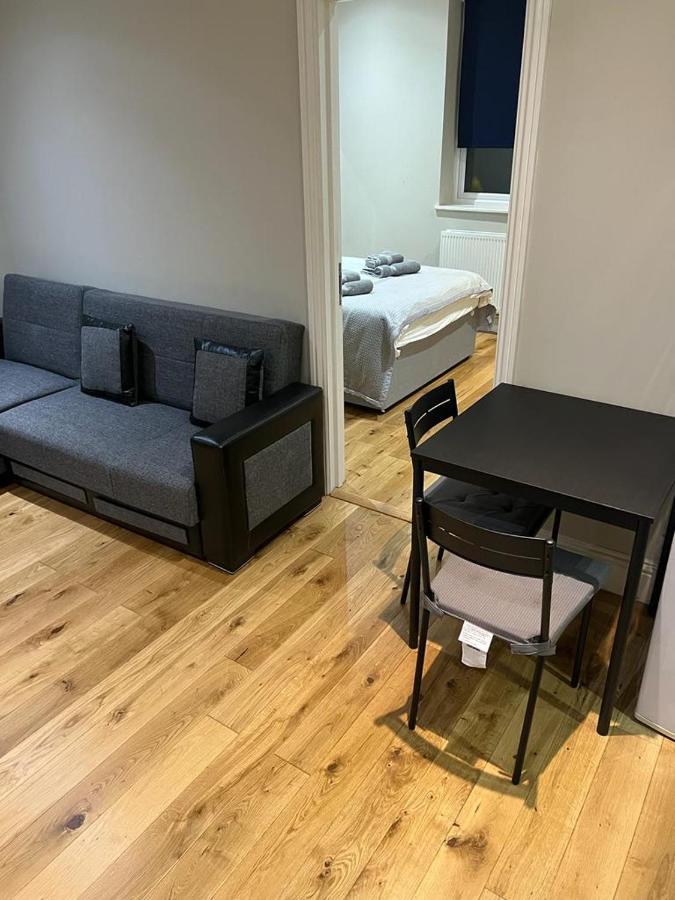 Lovely 1 Bedroom Apartment With On Street Parking 伦敦 外观 照片